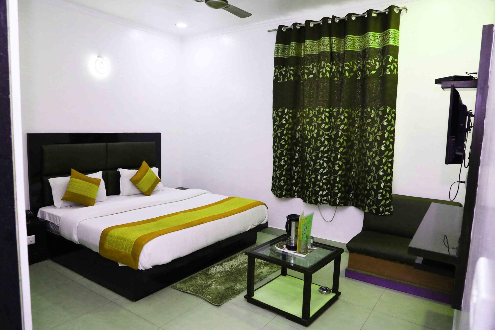 Oyo Flagship Kumar Palace New Delhi Ngoại thất bức ảnh