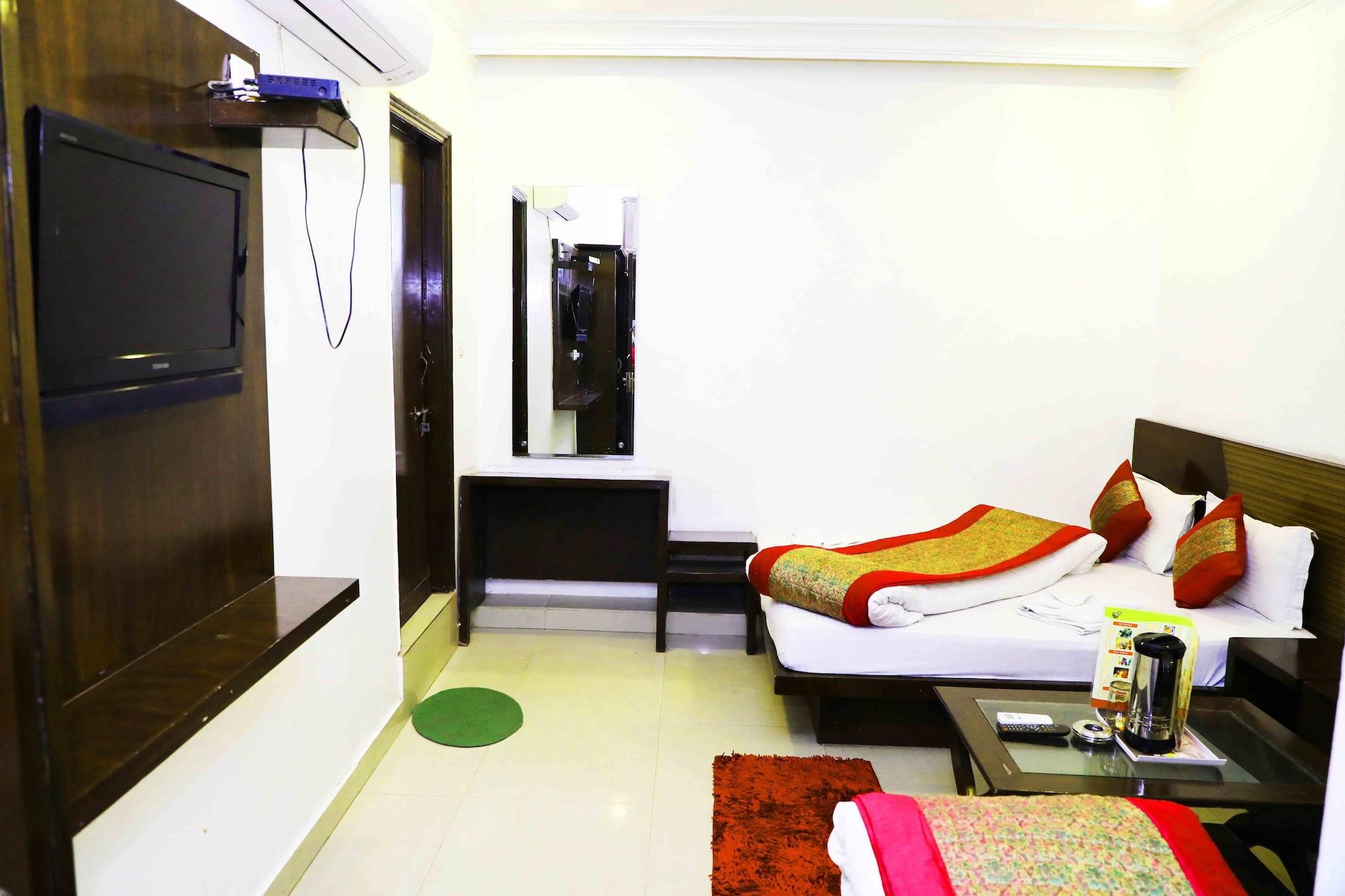 Oyo Flagship Kumar Palace New Delhi Ngoại thất bức ảnh